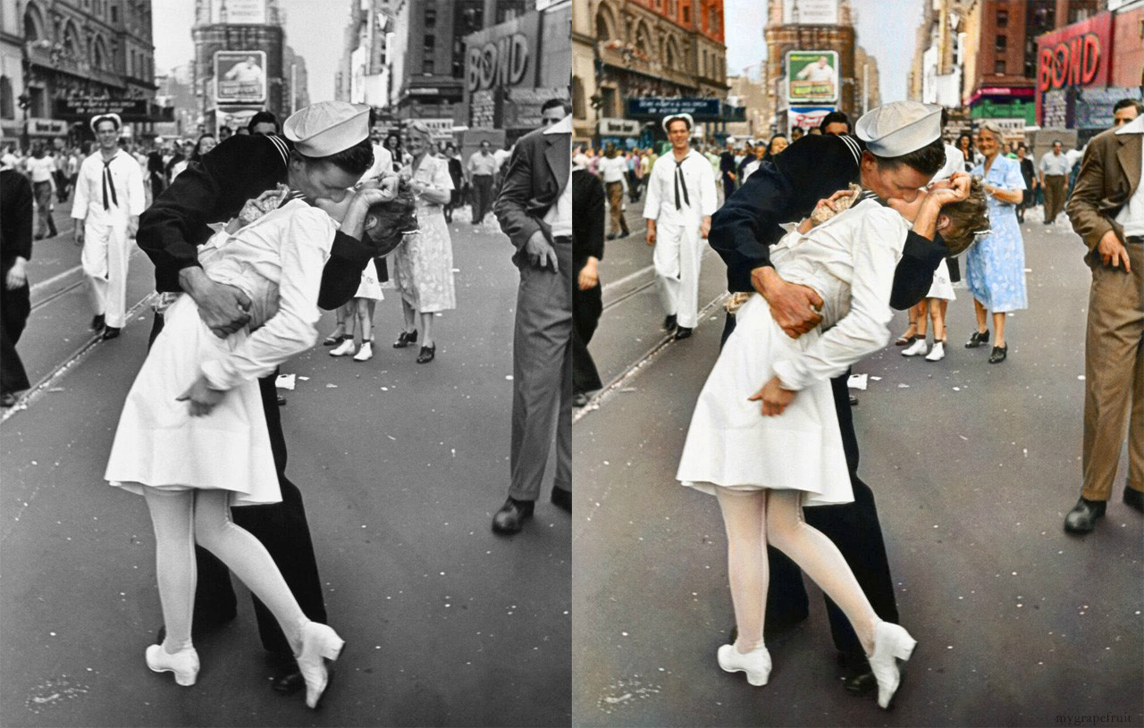 V-J Day in Times Square, 1945 metų rugpjūčio 14 dieną Alfred Eisenstaedt nufotografuota nuotrauka. Nuotrauką nuspalvino Sanna Dullaway.