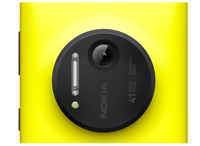 Nokia „stato“ ant fotografijos – Lumia 1020